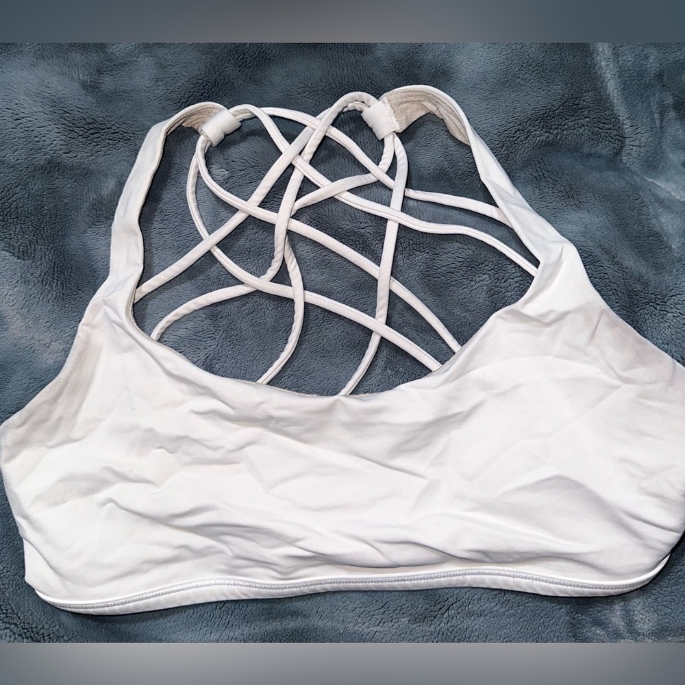 Lululemon Free to Be Bra - there are no pads